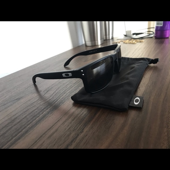 Oakley Sunglasses - Picture 3 of 4